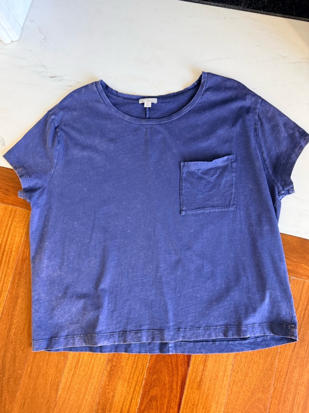 GAP Women's Top Tee Shirt Tie Dye Short Sleeve Crewneck Boxy Navy Pocket Size M - Picture 5 of 17